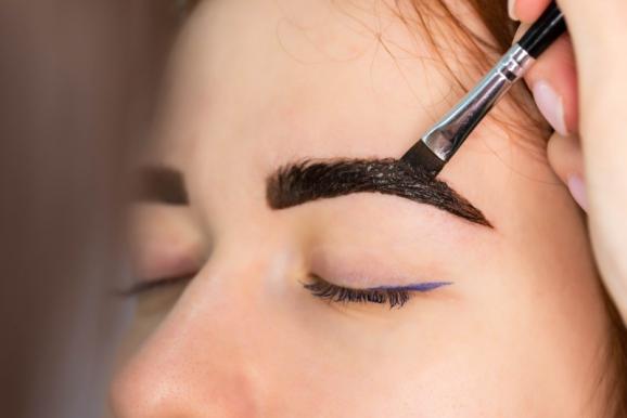 teinture sourcils